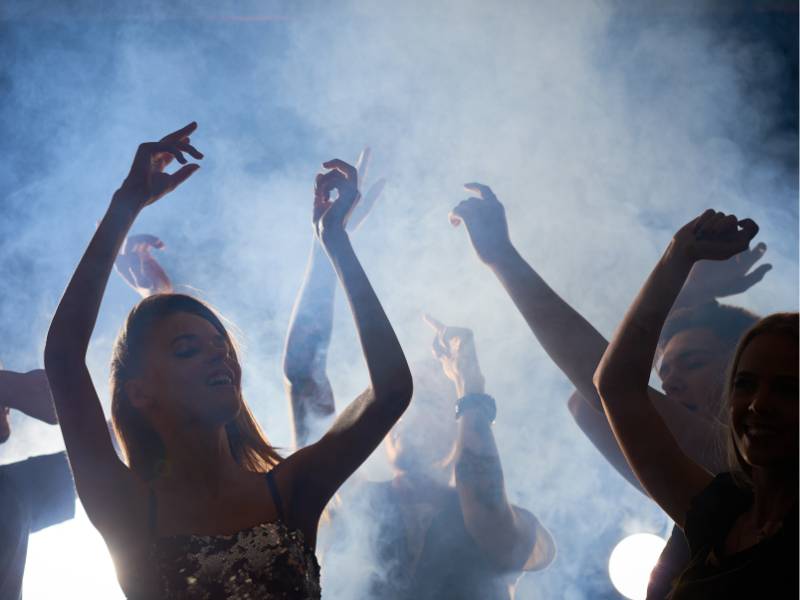 Izmir Nightlife: Top 5 Clubs to Dance the Night Away - Artemis Clinics ...